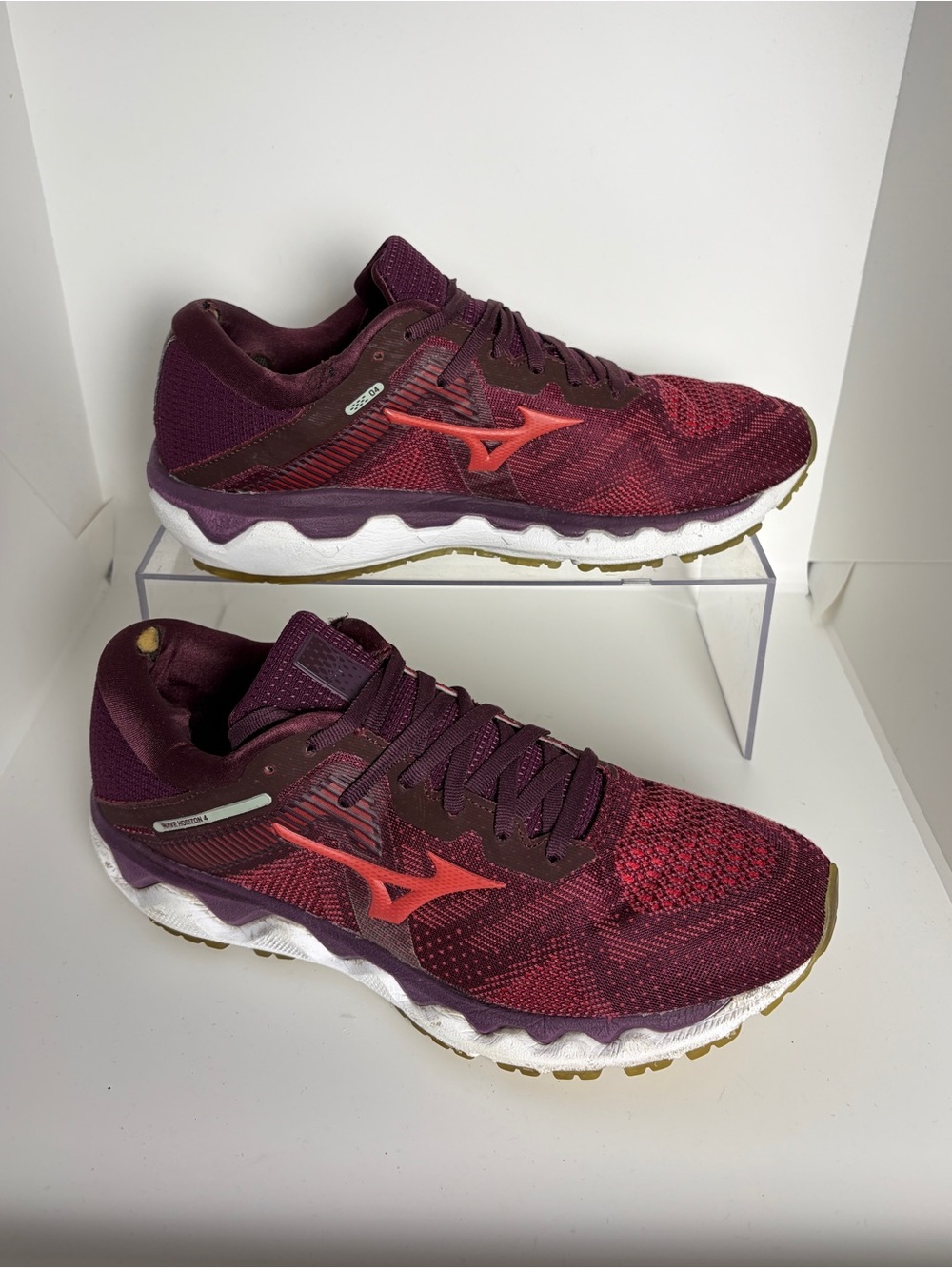 Mizuno Wave Horizon 4 Women's Stability Running Shoes Size 9.5 B; Burgundy Red